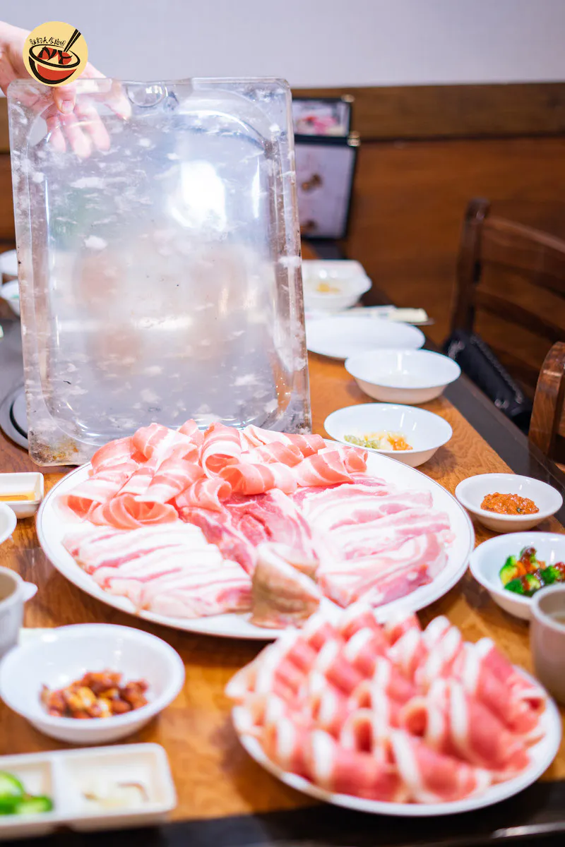 真的绝! 纽约唯①水晶石板烤肉! 竟低调火了20年