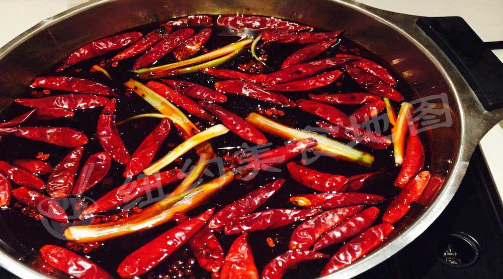 【吃货福利】CHELSEA蜀留香火锅 ---(独家九折只一周)毛肚黄喉,香辣牛油,糍粑海椒,重庆人带你吃正宗火锅