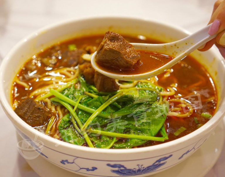 【KIPS BAY】一间开了十年的川菜馆,最出名的竟是一碗红烧牛肉面。。。。