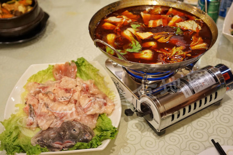【吃货福利】天冷了来个锅!边吃边涮的麻辣火锅鱼,还有地道巴适的重庆小面哦~